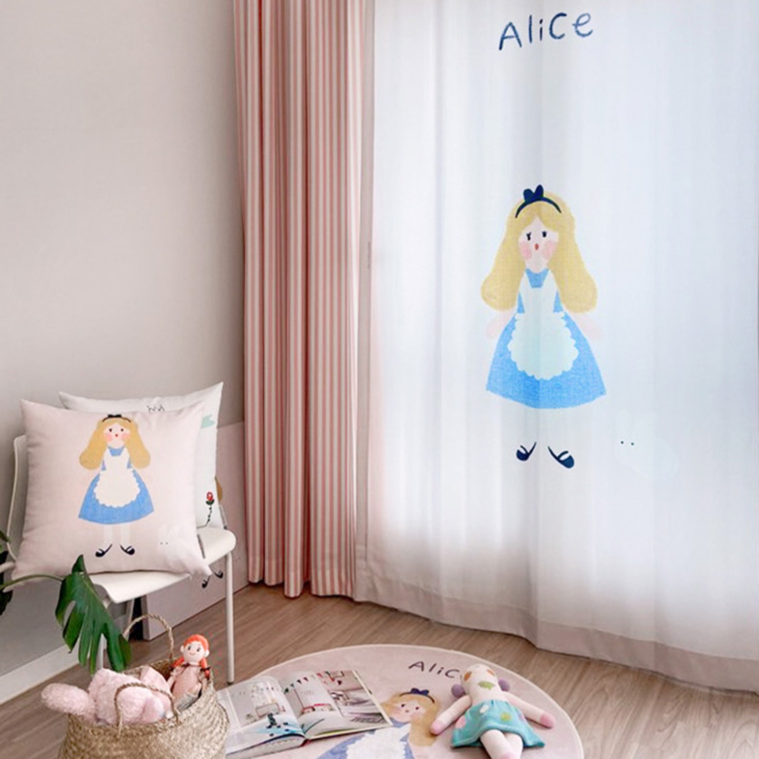 [drawing AMY] Alice in wonderland Curtain